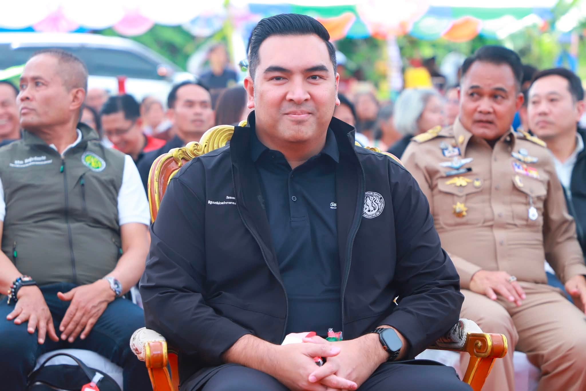 title - รมว.กษ. นำทีมลงพื้นที่ตรวจราชการ พร้อมมอบโฉนดเพื่อการเกษตร ส.ป.ก.เลย กว่า 6 พันไร่